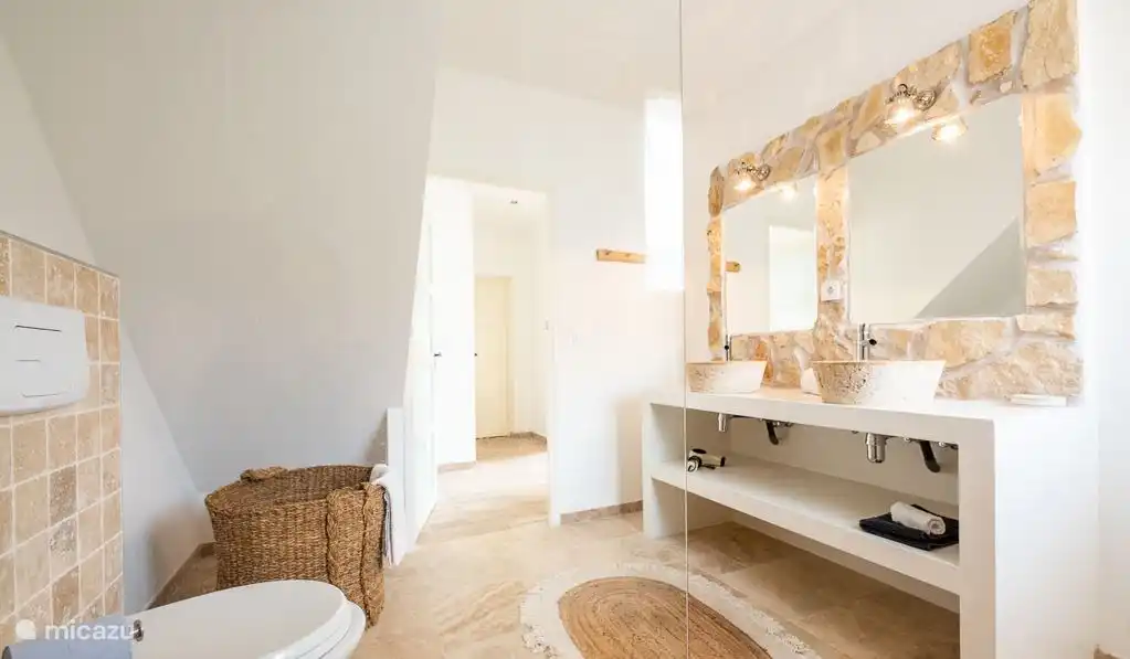 Very spacious bathroom