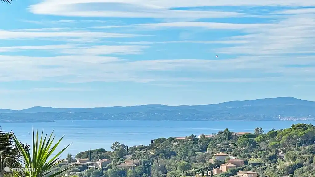 Sea view from swimming pool, living room and master bedroom.