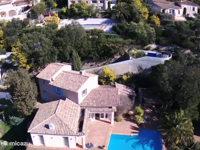 Villa D’Amico avec vue magnifique sur la mer | France, Côte d'Azur, Les Issambres - villa La villa est située au sud-ouest = soleil toute la journée et vue spectaculaire au coucher du soleil.