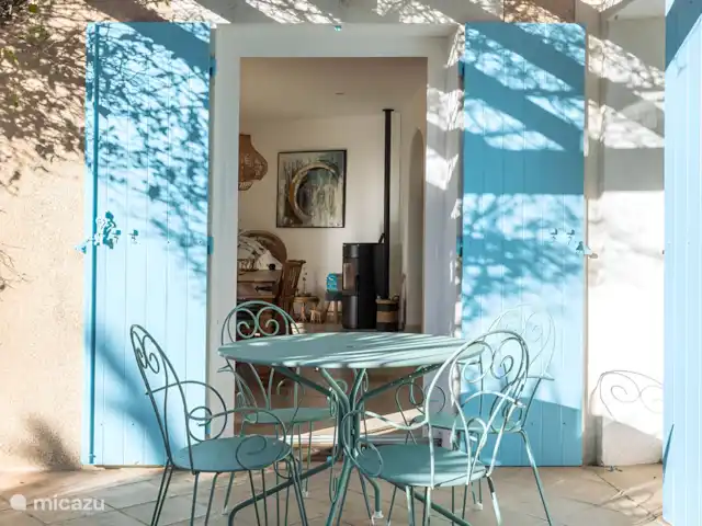 Villa D’Amico avec vue magnifique sur la mer | France, Côte d'Azur, Les Issambres - villa Vue de la cuisine extérieure à la villa. Egalement une vue sur la piscine.