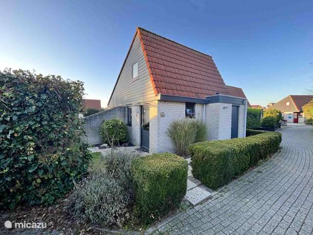 Holiday home in Netherlands, North Holland, Julianadorp at Sea – bungalow Yperhof 22