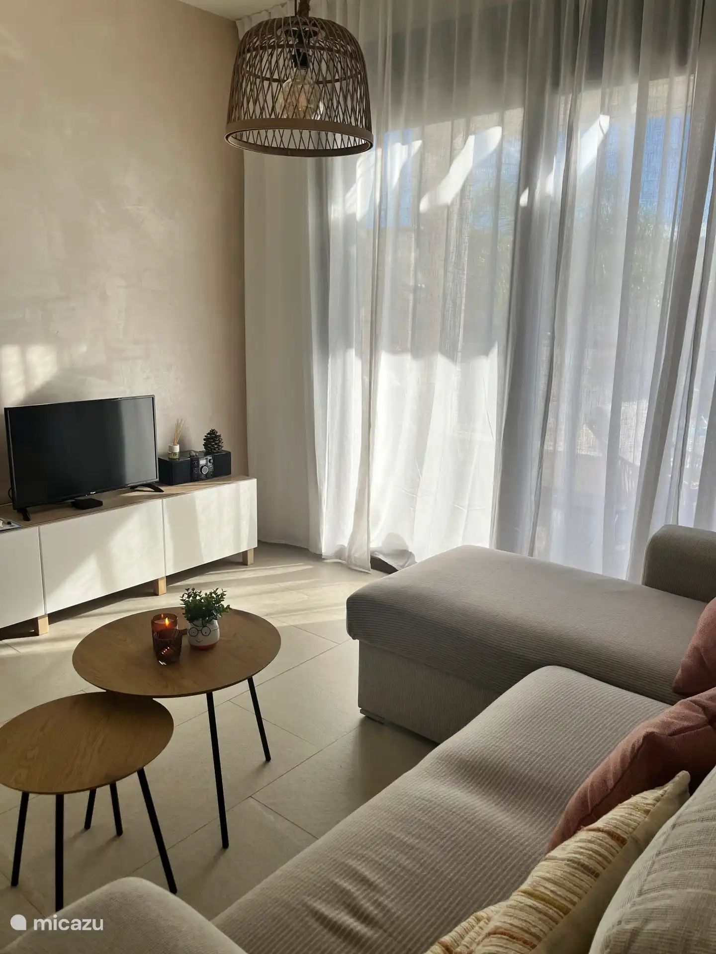 Living room with adjoining terrace 