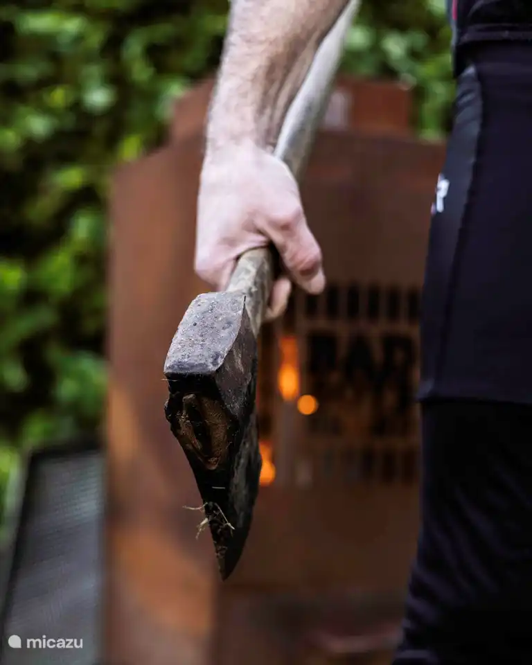 Es ist großartig, in unserem Bad Boys Grill zu sitzen.