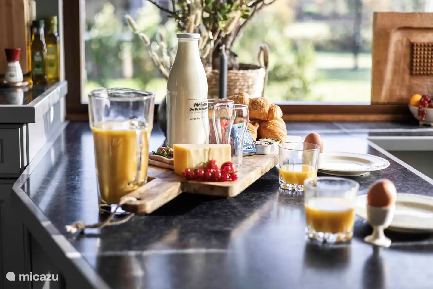 Frische Milch bekommen Sie bei unseren Nachbarn um die Ecke; Milchzapfhahn am Prinzenkamp.