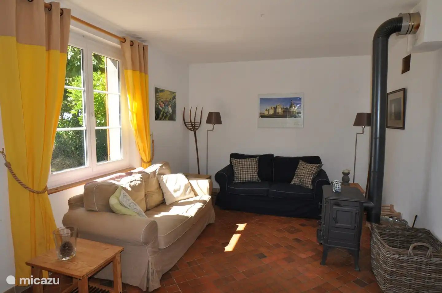 Séjour avec coin salon confortable