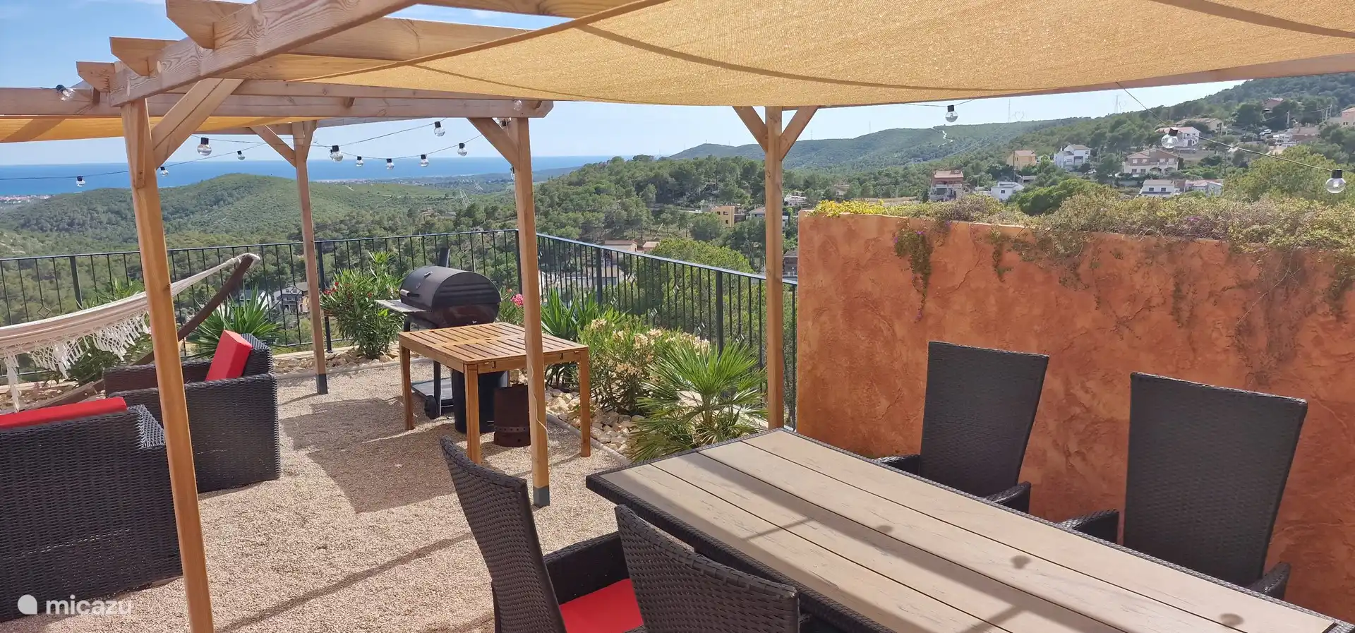 Vista desde la mesa de comedor / sala de estar.