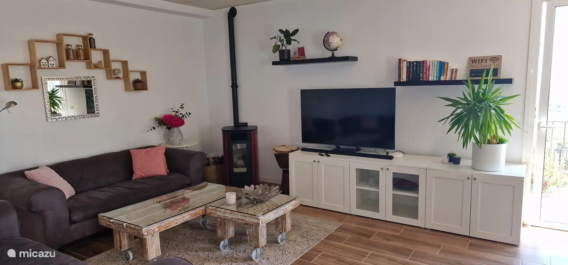 Apartamento con sala de estar