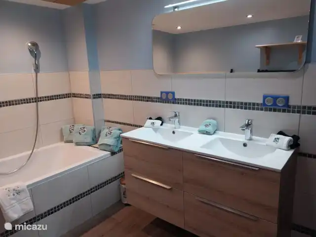 Etoile Du Matin en Francia, Alta Saboya, La Chapelle-d'Abondance - apartamento baño