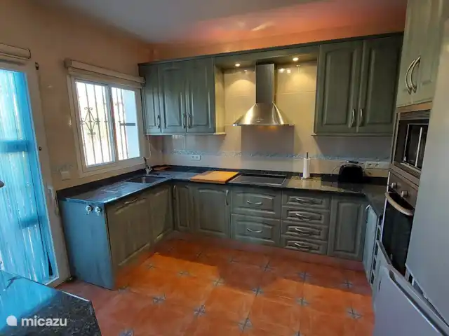 Casa Indy tranquillité, vue, abordable | Espagne, Andalousie, Viñuela - villa La cuisine complète avec accès séparé à la terrasse latérale