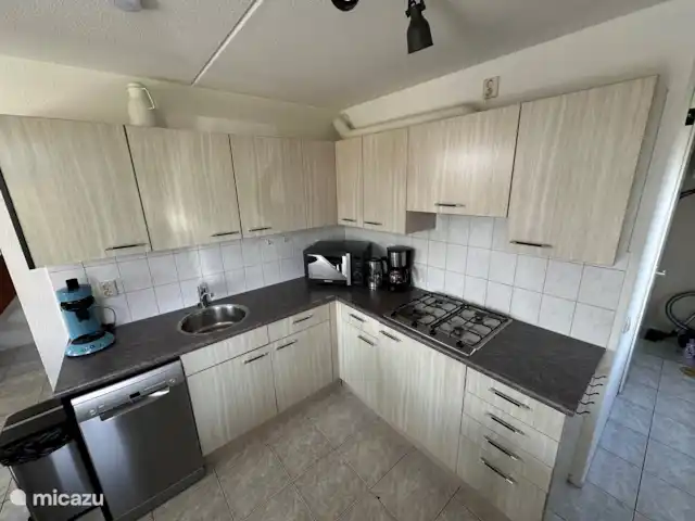 Albatros 181 en Países Bajos, Holanda del Norte, Julianadorp aan Zee - bungaló cocina