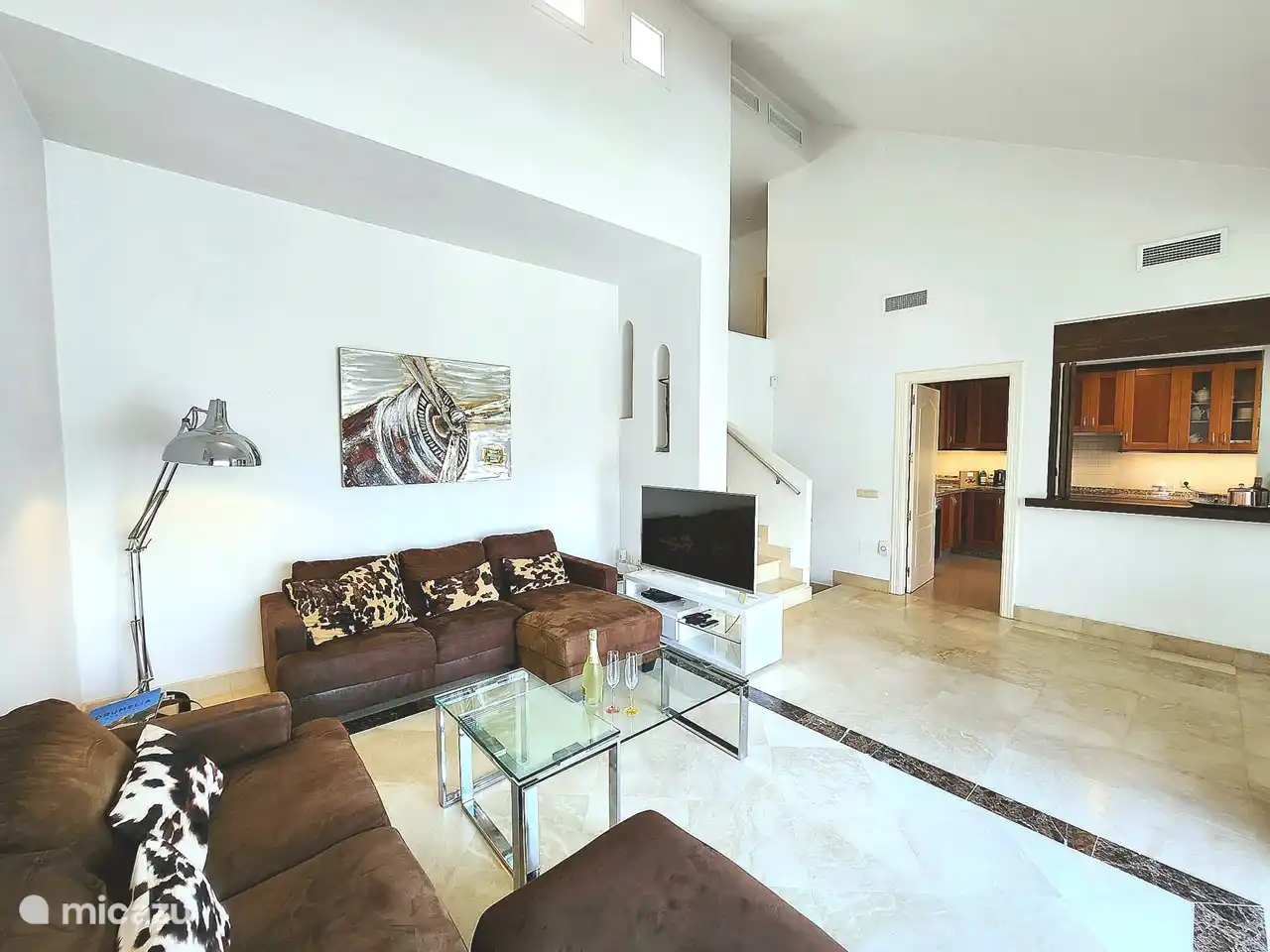 Geräumiges Wohnzimmer und Küche