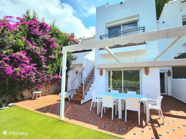 Casa del Lago | Espagne, Costa del Sol, Marbella - maison de vacances Profitez de votre repas à l'étage ou au rez-de-chaussée, à l'intérieur ou à l'extérieur !