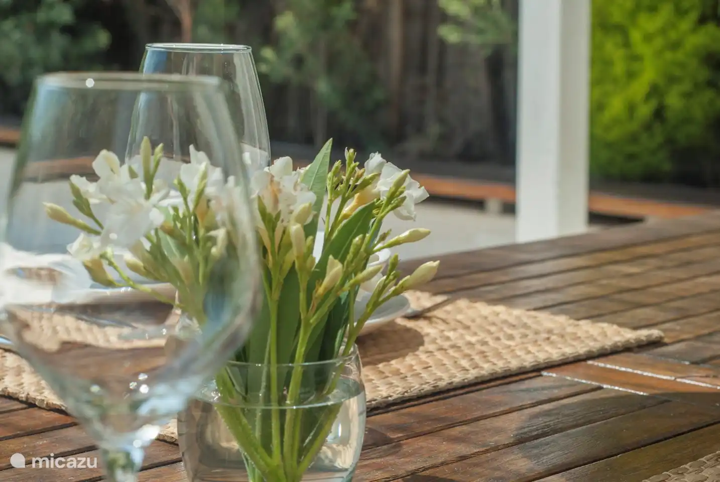 Mesa de comedor afuera