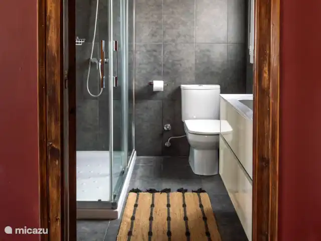 Villa Feliz Veracruz | Espagne, Costa Dorada, Miami Plage - villa Salle de bain 1 au rez-de-chaussée avec douche, lavabo et WC