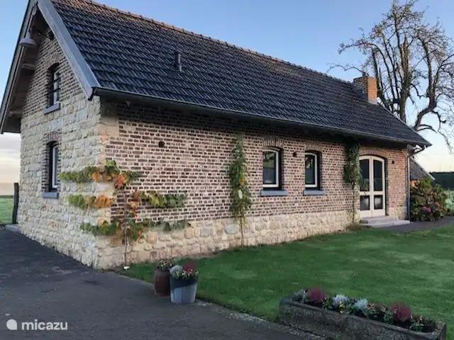 't Sjöpke | Pays-Bas, Limbourg, Margraten - maison de vacances Façade en pierre partielle de Kunrader. (Calcaire provenant d’une carrière locale.)