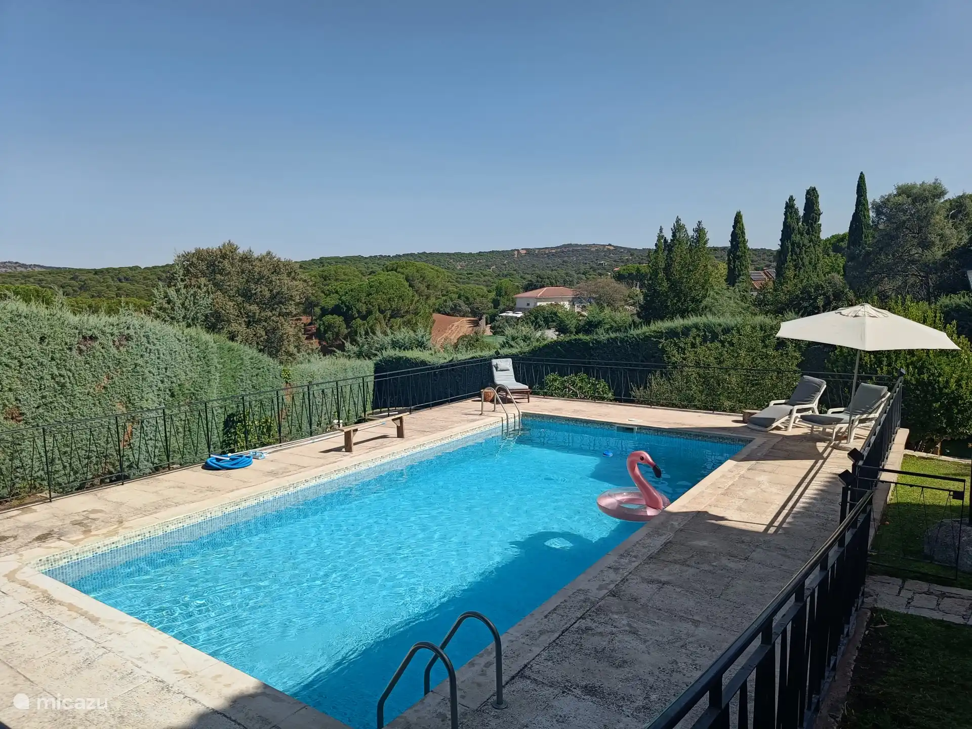 Sol, mar y playa, España, Madrid, Villa del Prado, villa Villa el Fontin: Vista y piscina