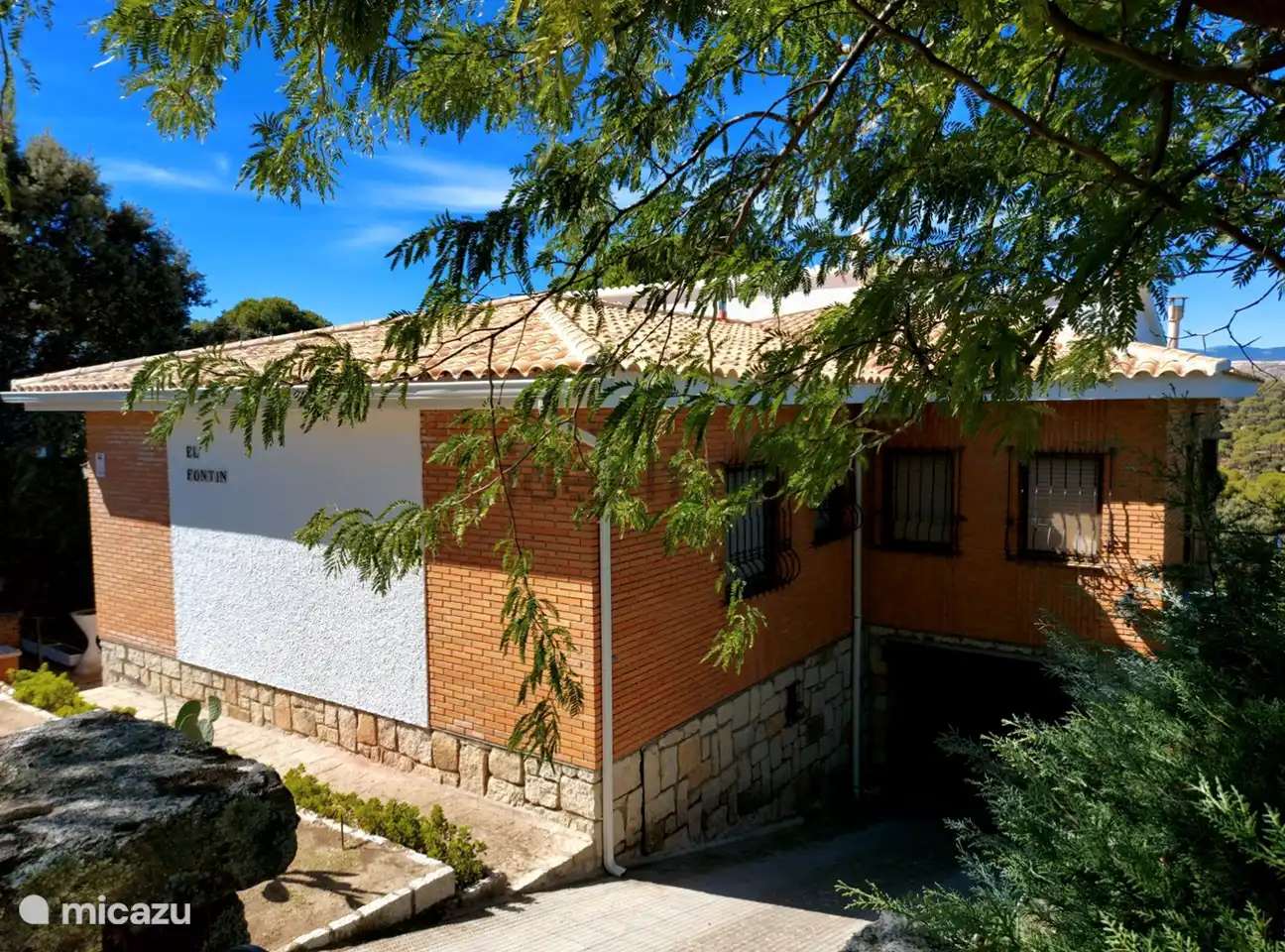 Apto para niños, España, Madrid, Villa del Prado, villa Villa el Fontin: Vista y piscina