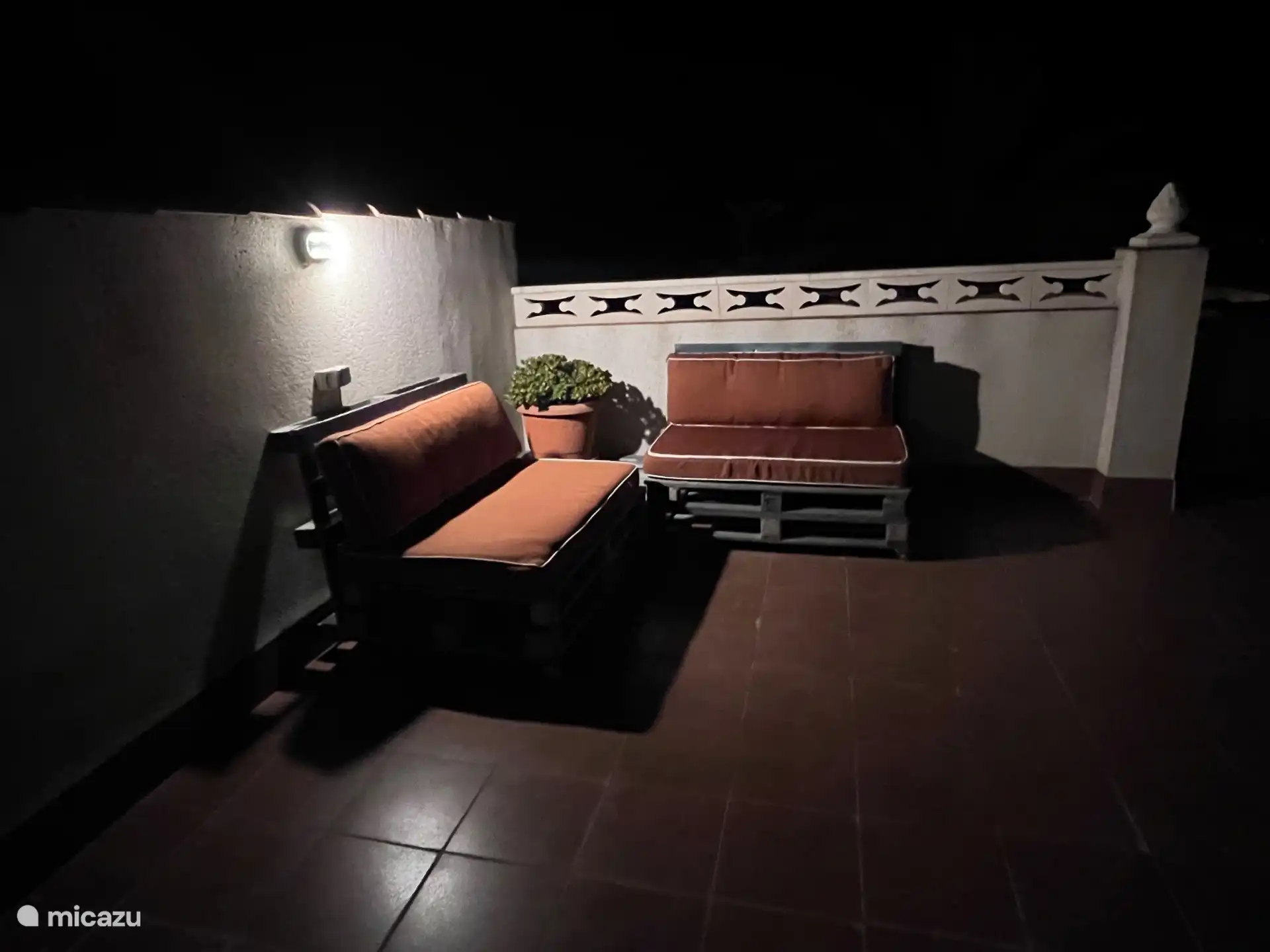 Por la tarde puedes relajarte en privado en la terraza del piso 3