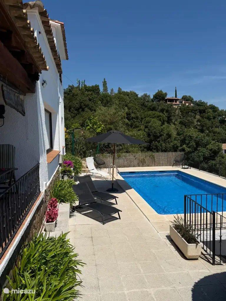 Nuestra piscina privada con total privacidad
