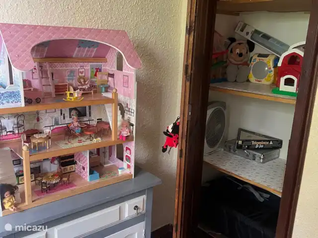Villa Schenk | Espagne, Costa Brava, Calonge - villa Chambre d'enfants avec maison de poupée