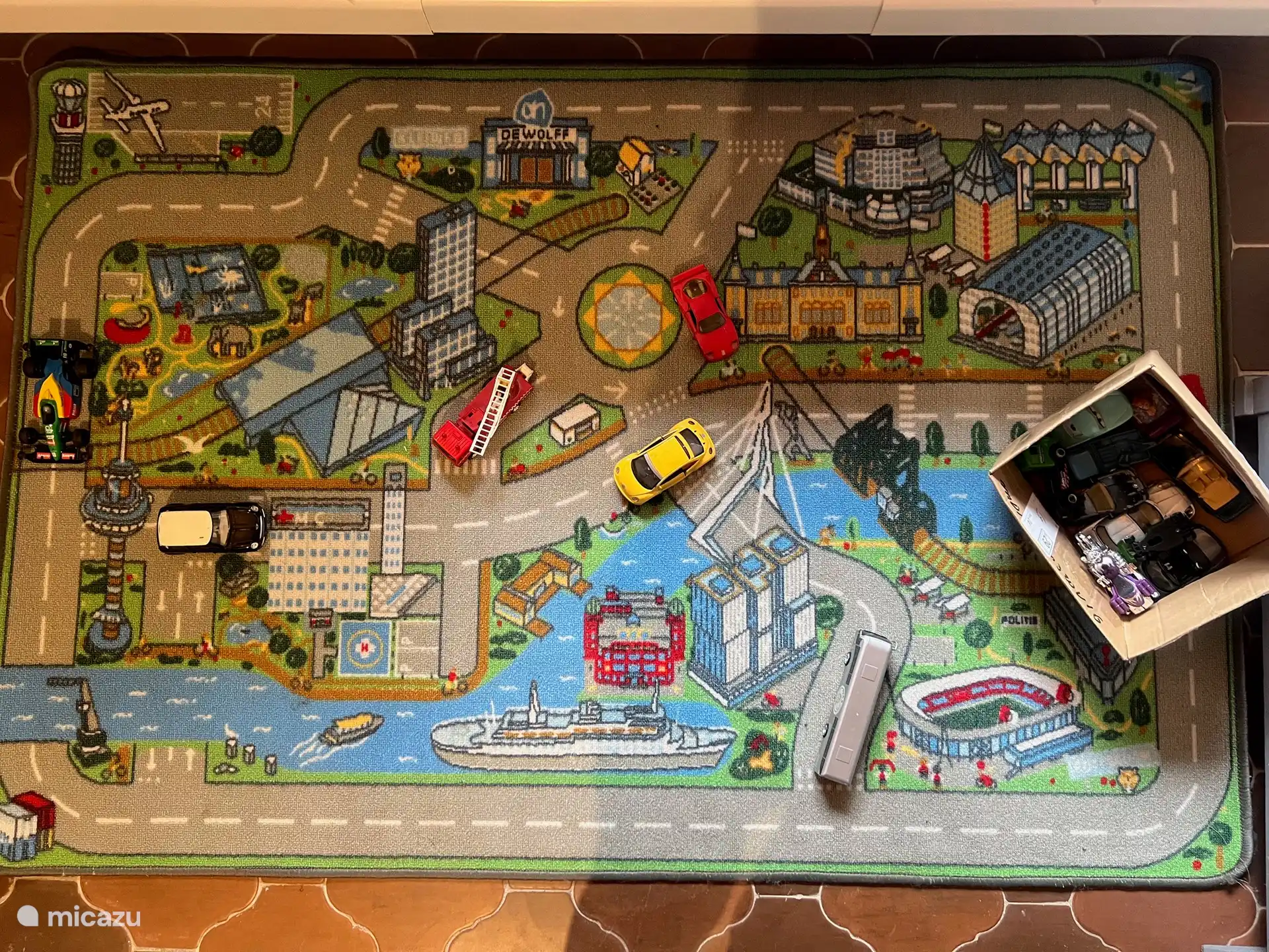 Kinderzimmer mit Spielmatte