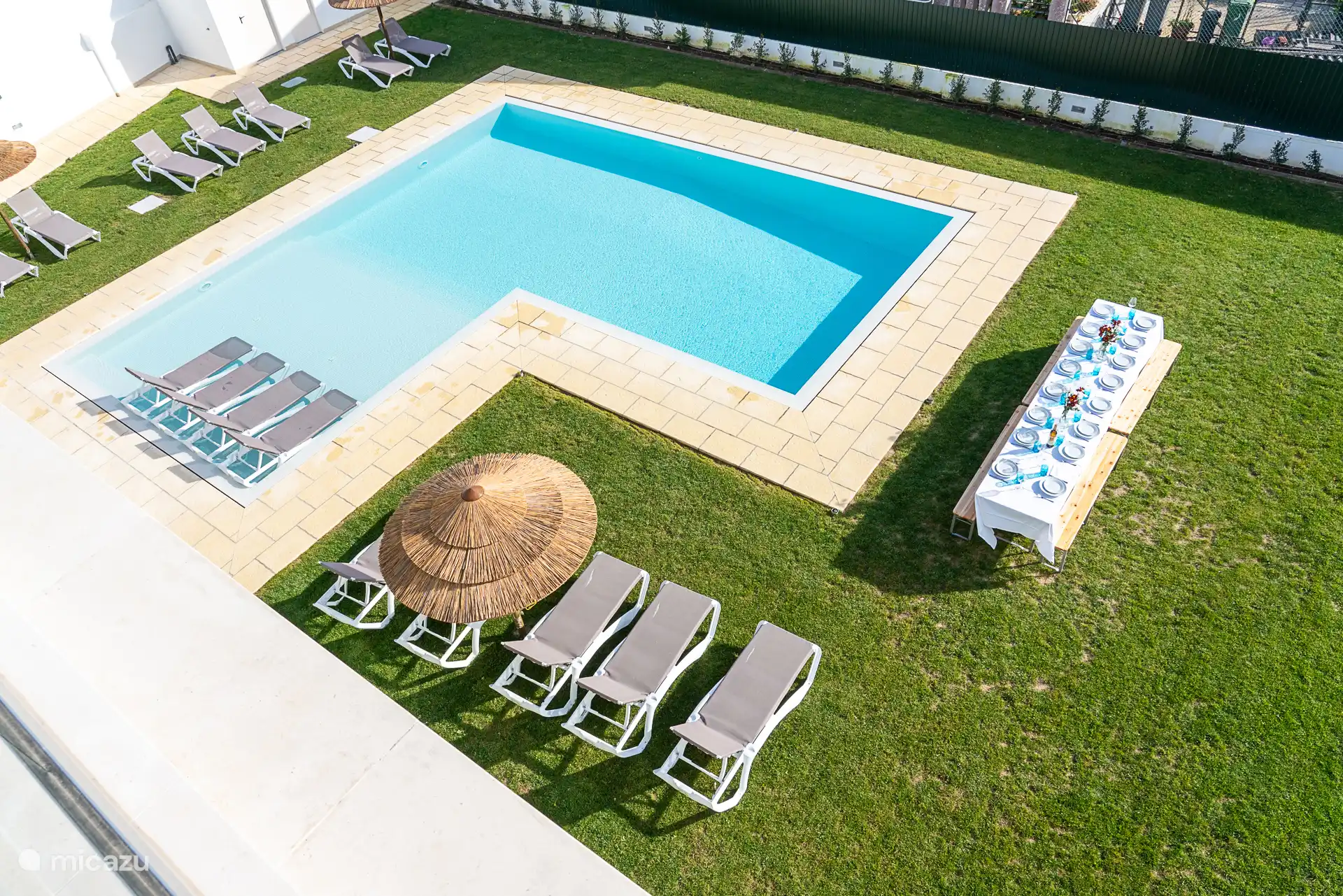 Zone de piscine