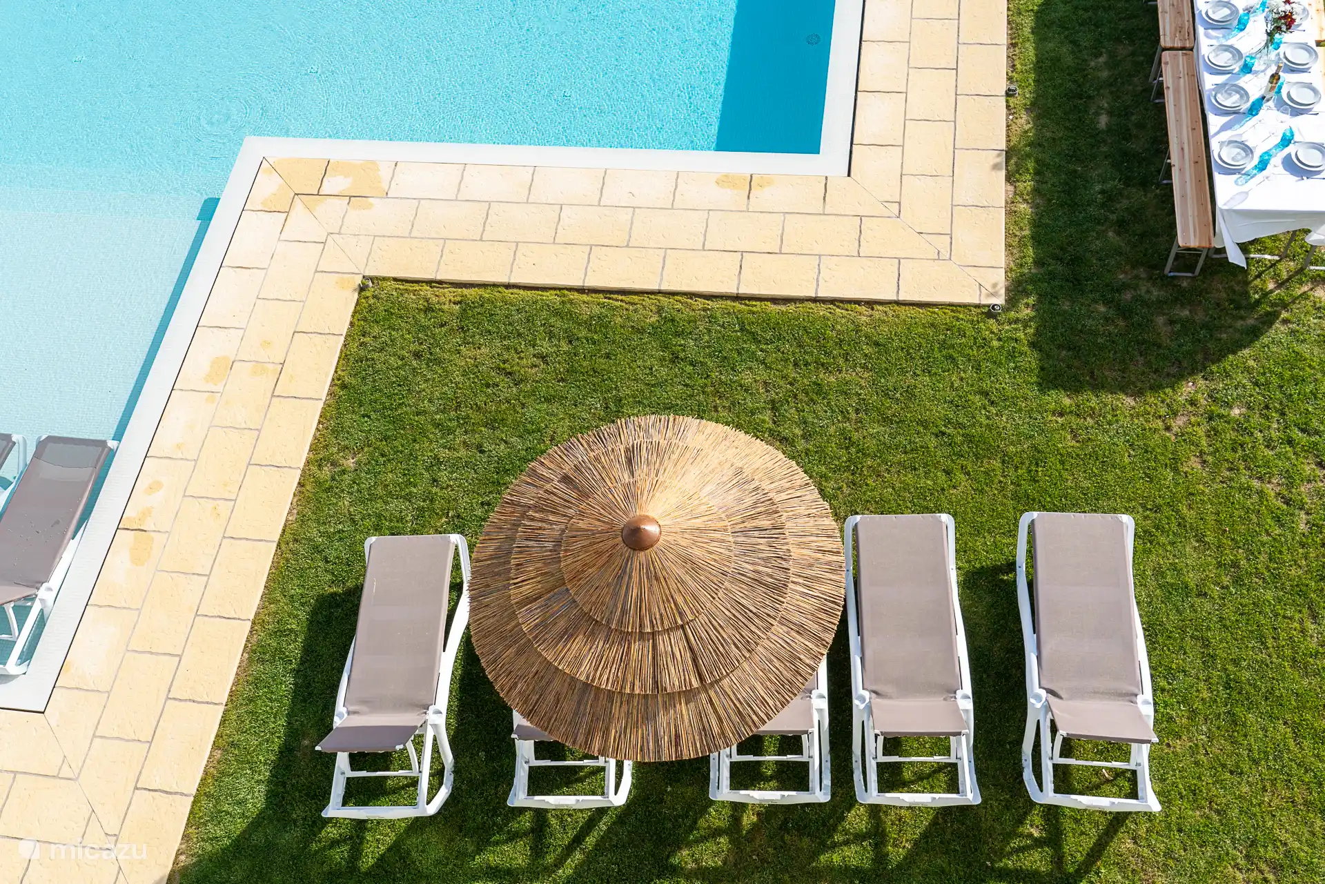 Chaises longues