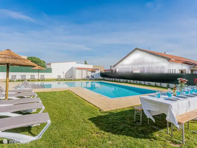 Villa Lusiadas | Portugal, Côte de Lisbonne, Charneca da Caparica - villa chaises longues
