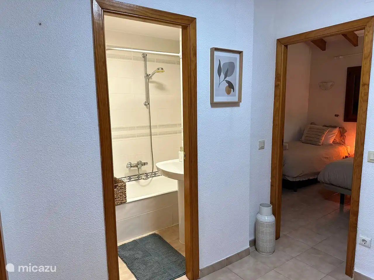 Rellano, baño, Dormitorio 2