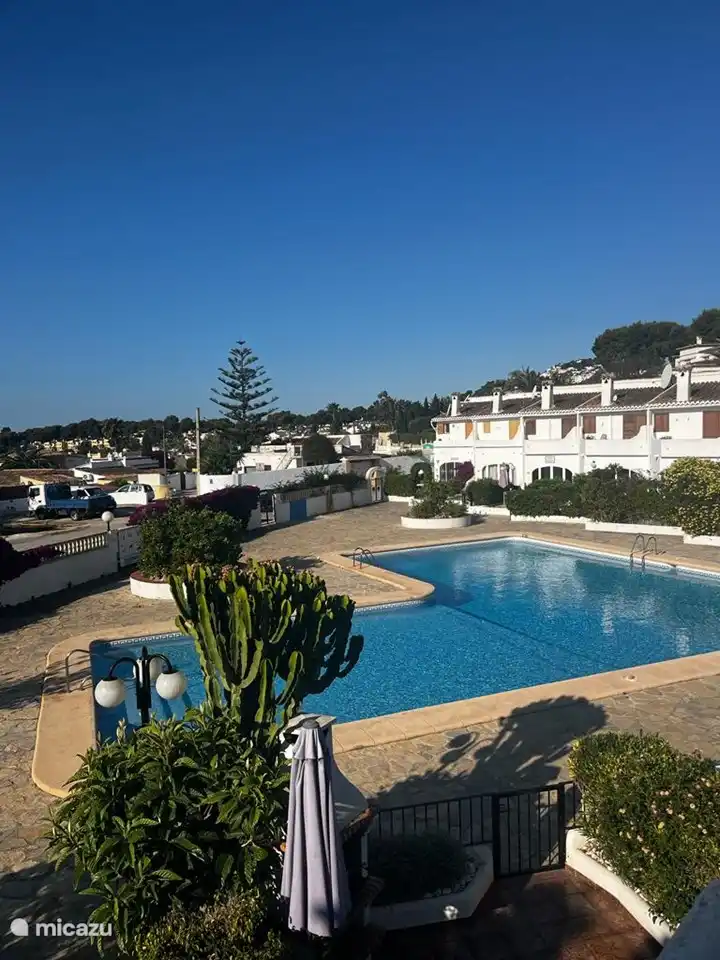 Vista desde el balcón de la piscina, también desde el balcón vista mar