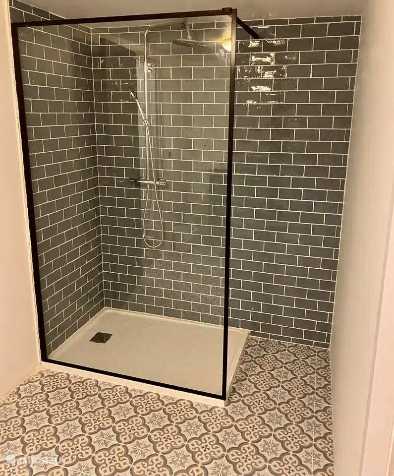 Badezimmer im Erdgeschoss. NEU!