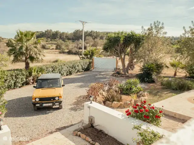Casa Mariposa | Espagne, Ibiza, Sant Miquel de Balansat - finca parking