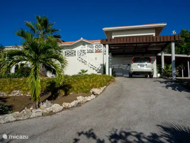 Villa Happy View huren in Curaçao, Banda Abou (west), Coral Estate, Rif St.Marie - villa Tuin en carport