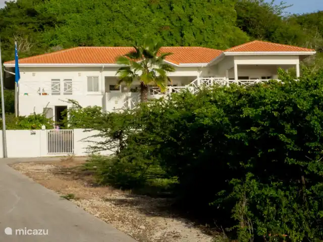 Villa Happy View huren in Curaçao, Banda Abou (west), Coral Estate, Rif St.Marie - villa Huis vanaf weg