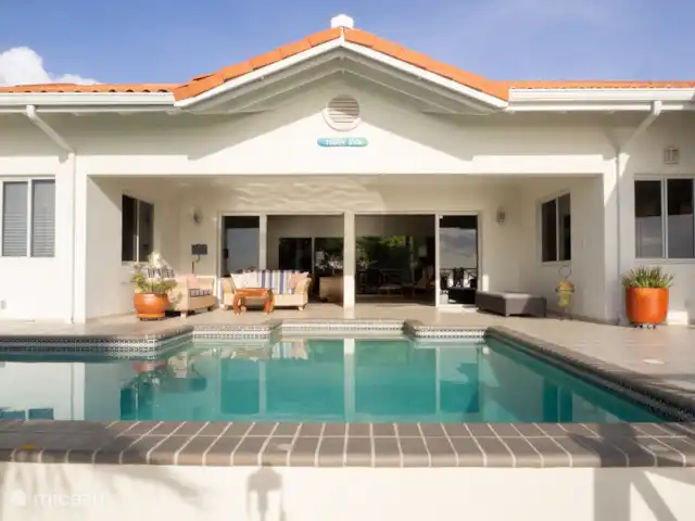 Villa Happy View huren in Curaçao, Banda Abou (west), Coral Estate, Rif St.Marie - villa Zithoek bij het zwembad