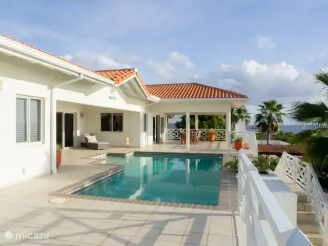 Villa Happy View huren in Curaçao, Banda Abou (west), Coral Estate, Rif St.Marie - villa Vanuit de master bedroom