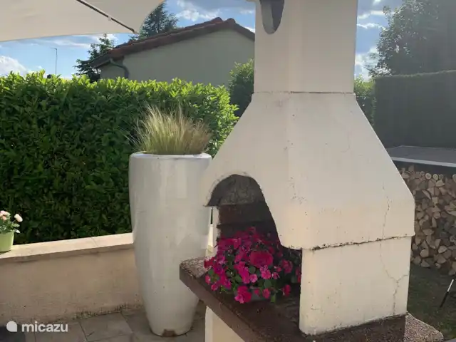 Location de Vacances France, Charente, Écuras, maison de vacances - Village le Chat Four de jardin