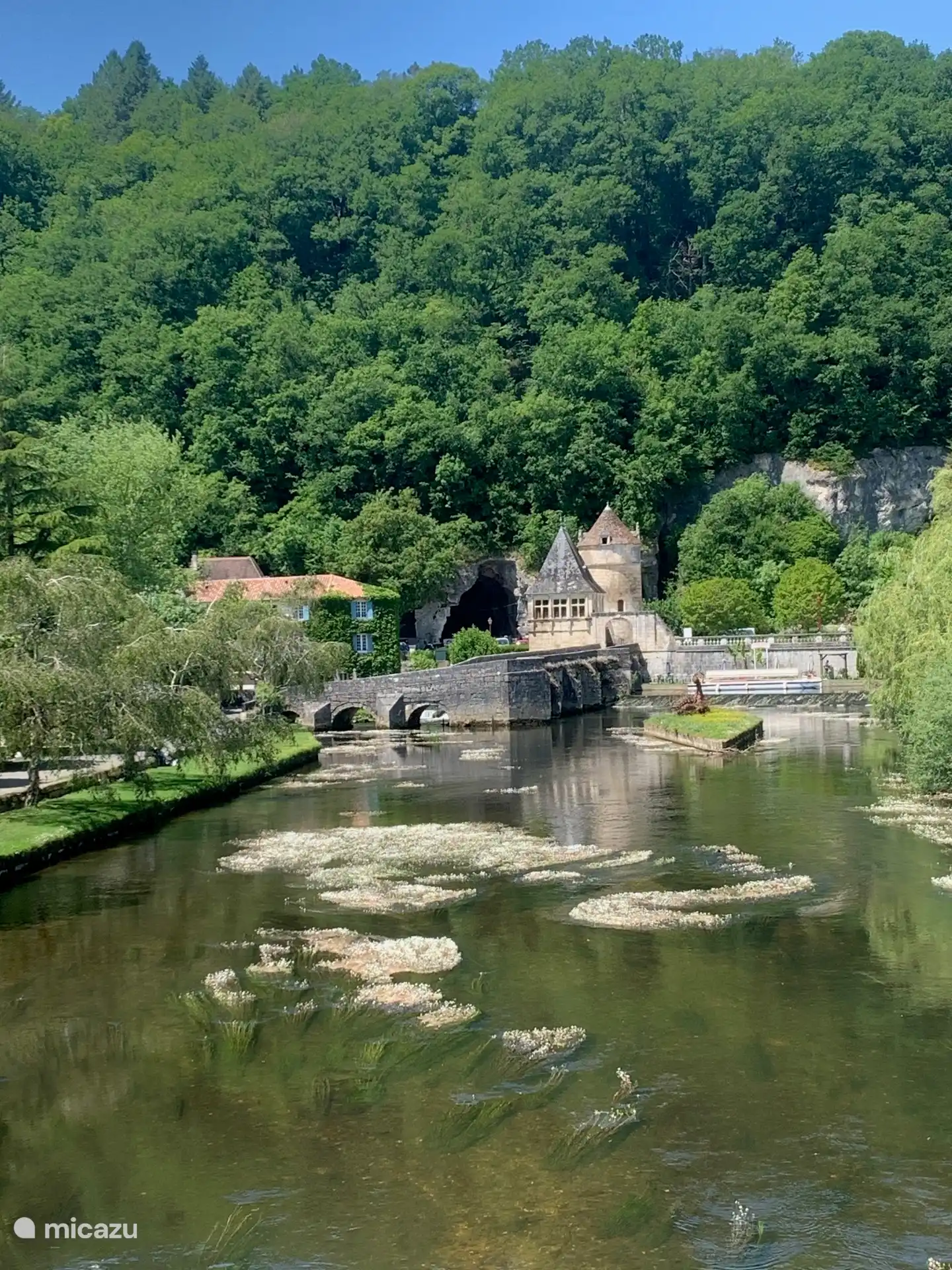 Brantome ook wel het Venetië van de Frankrijk genoemd. Elke vrijdag sfeervolle weekmarkt
