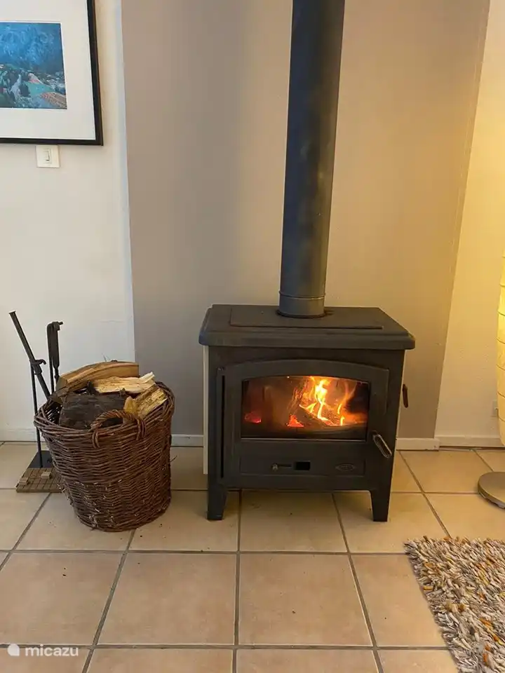 de houtkachel is heerlijk bij koele avonden