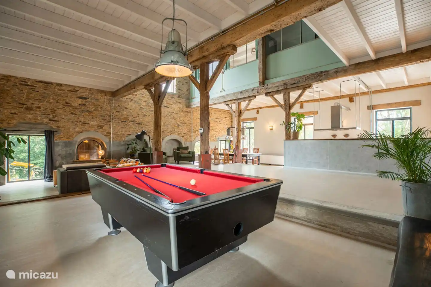 Billard im Wohnzimmer