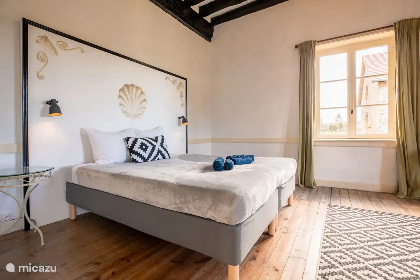 2-Personen-Schlafzimmer mit Blick auf den Innenhof