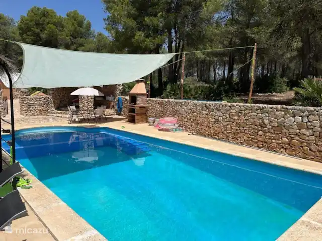 La casita | Espagne, Costa Dorada, Tarragone - pension / maison d’hôtes / chambre privée La piscine, de l’autre côté.