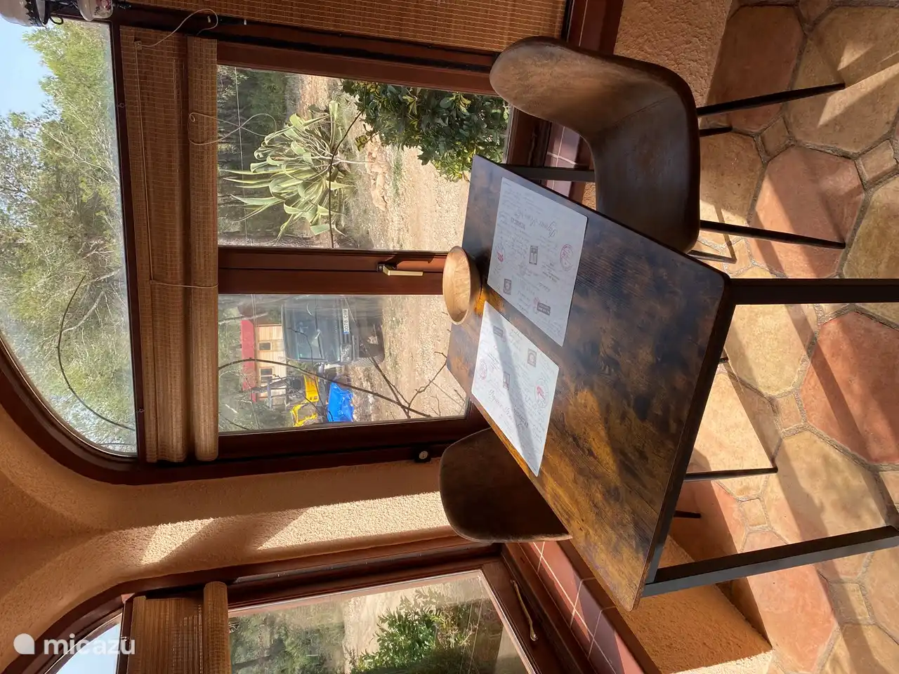 Het zitje bij binnenkomst