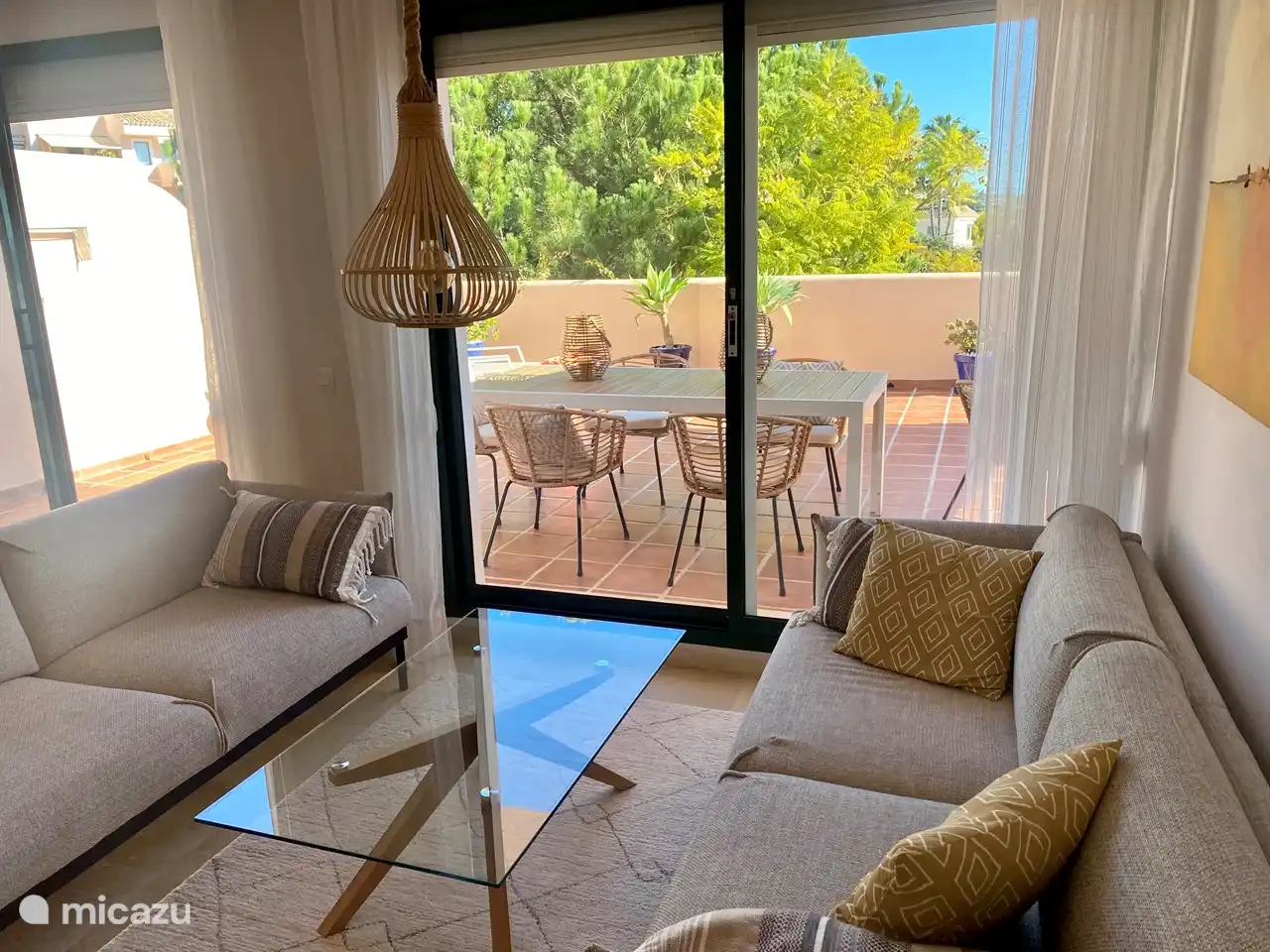 Coin salon donnant sur la terrasse