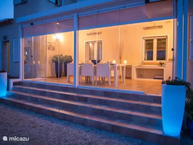 Villa El Pajarero | Espagne, Andalousie, Arenas - appartement Salle de petit-déjeuner le soir