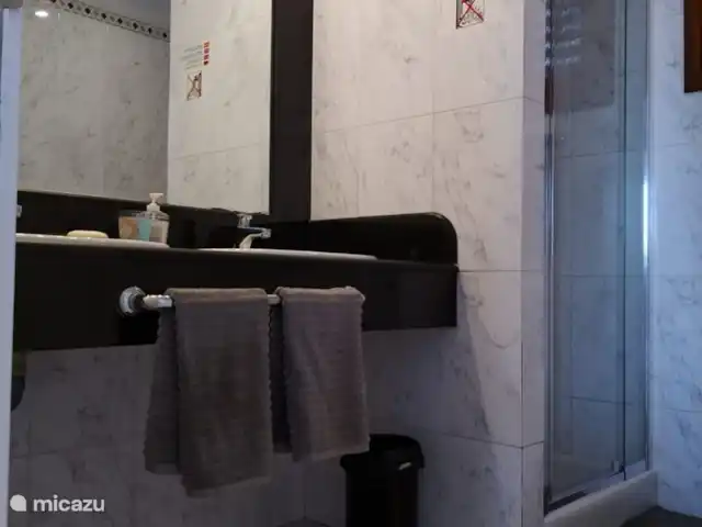 Location de Vacances Espagne, Lanzarote, Puerto del Carmen, appartement - Perla de Playa Grande salle de bain avec double vasque