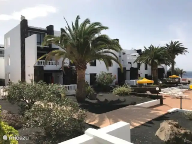 Location de Vacances Espagne, Lanzarote, Puerto del Carmen, appartement - Perla de Playa Grande Vue à gauche de la terrasse
