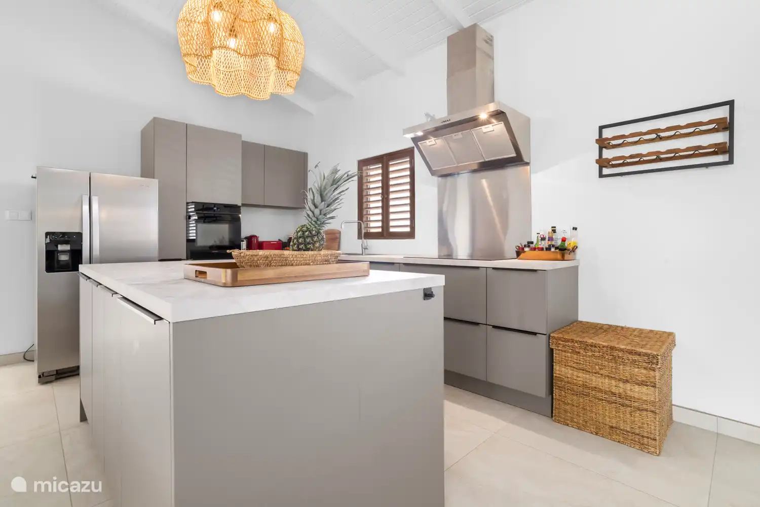 Kas Sinku - Sunrentals Bonaire modern kitchen