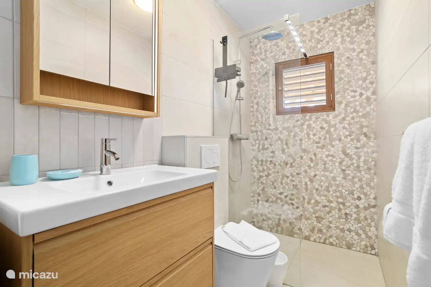 Kas Sinku - Sunrentals Bonaire second bathroom