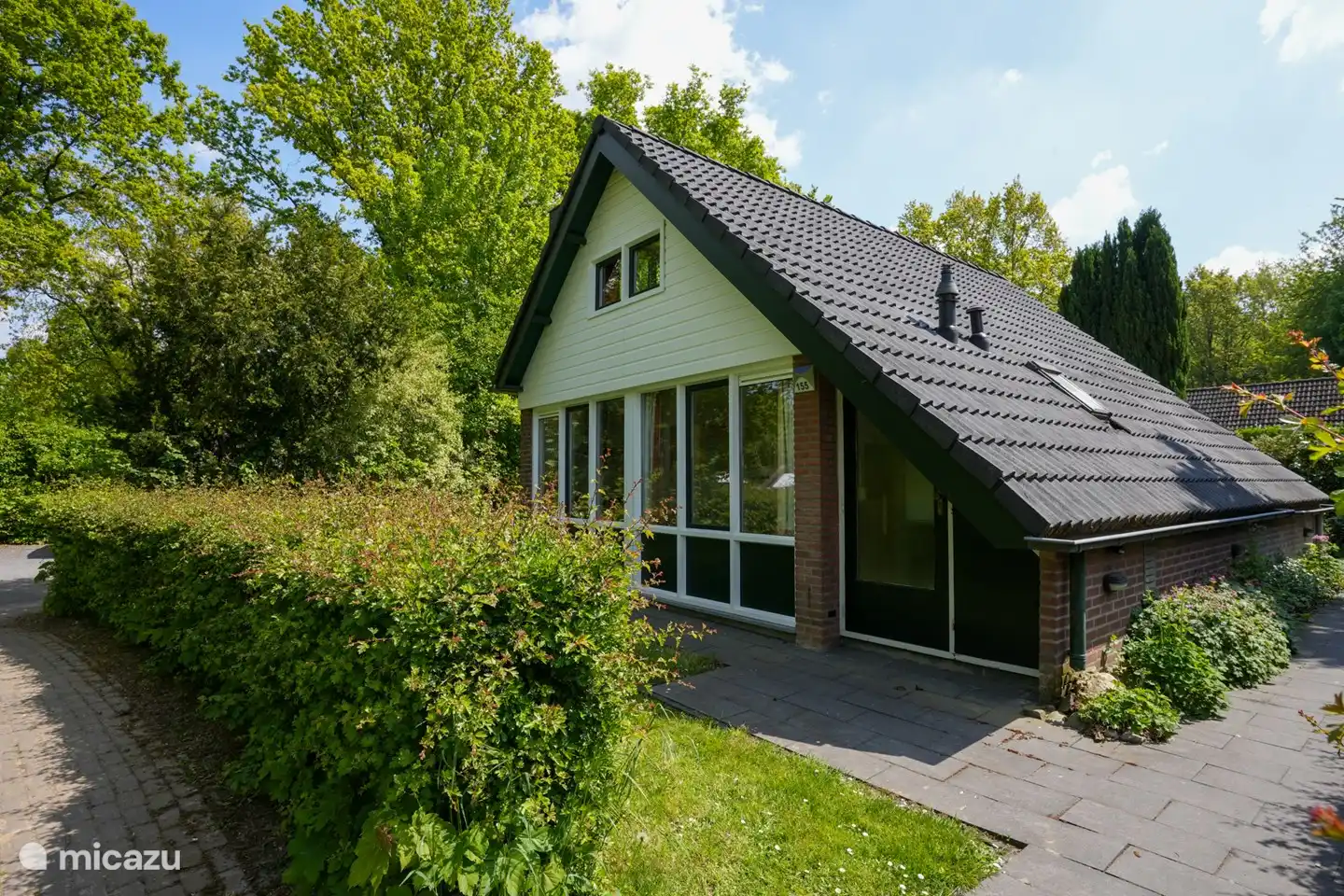 Alle slaapkamers hebben insectenhorren.. in alle rust dus slapen!